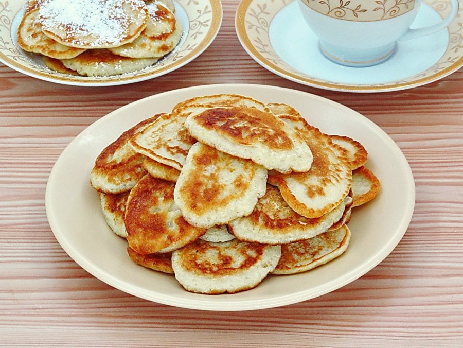 Оладьи с луком и чесноком