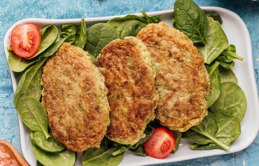 Цветная капуста с котлетой