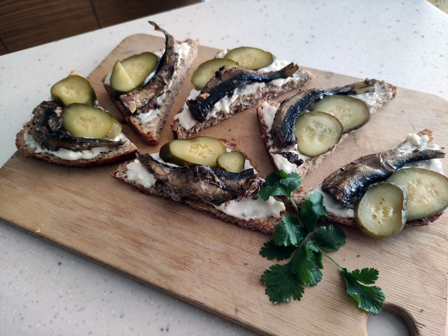 Чиабатта со шпротами