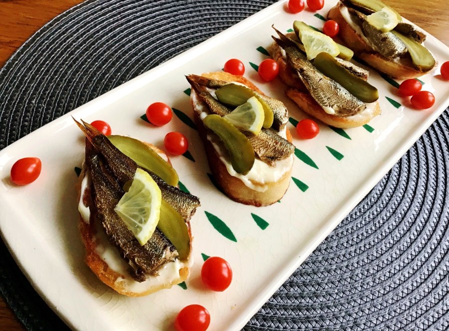 Чиабатта со шпротами