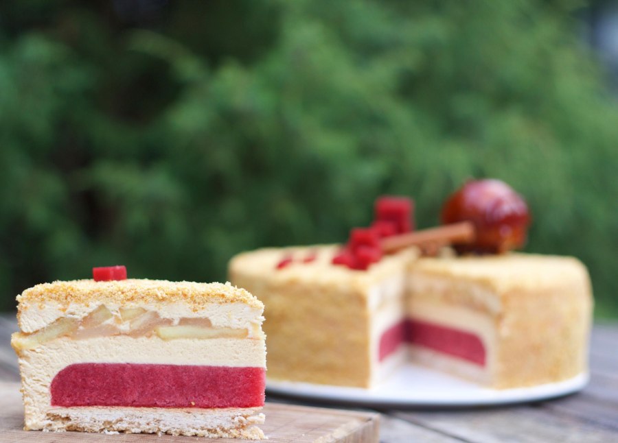 Муссовый торт яблоко карамель