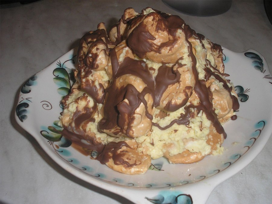 Торт с грецкими орехами и сгущенкой