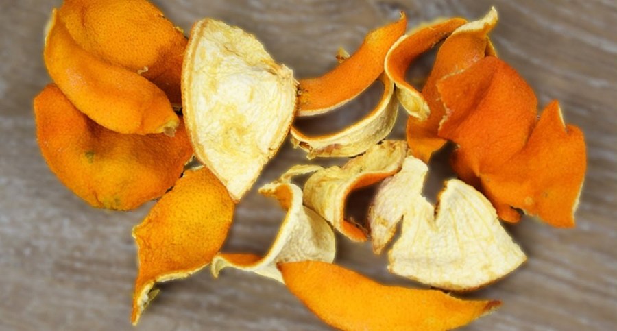 Мандариновые корки на елку