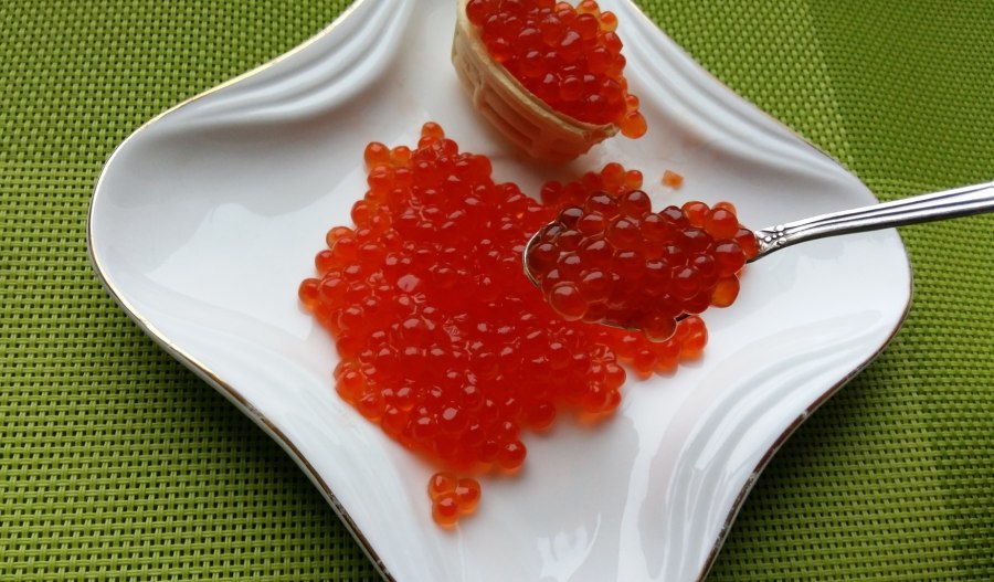 Бутерброды с селедкой морковкой и плавленным сыром