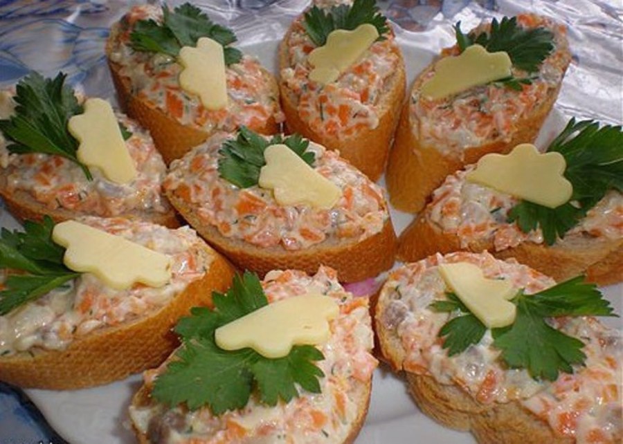 Бутерброды на праздничный