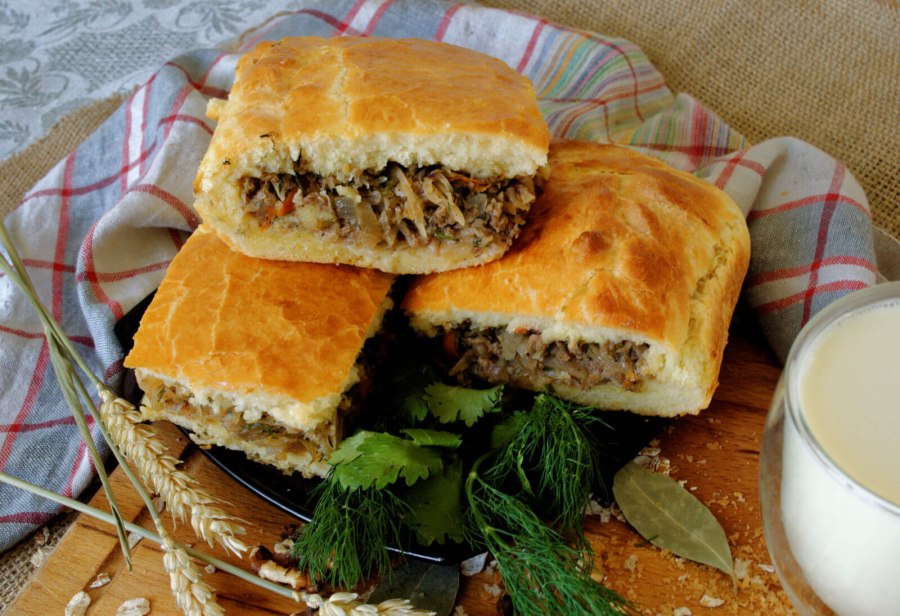 Пирог с капустой и мясом