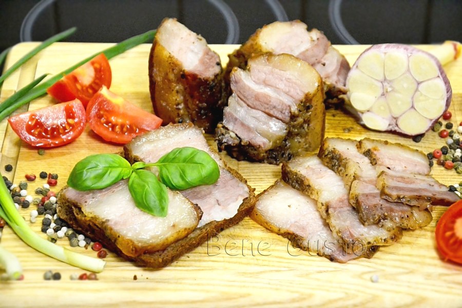 Сало с прорезью