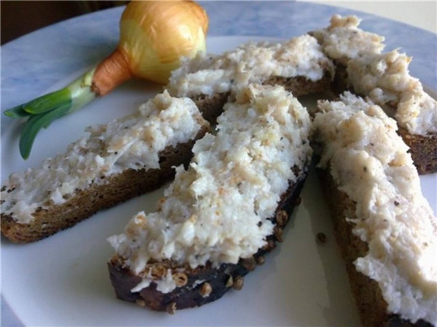 Сало бутербродное с чесноком