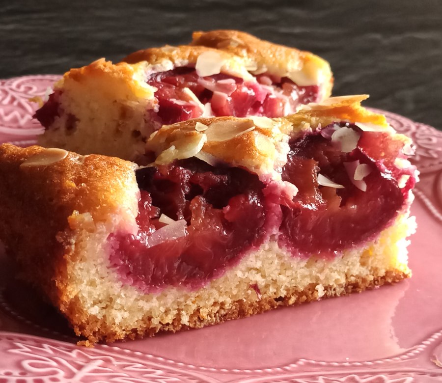 Заливной пирог со сливами