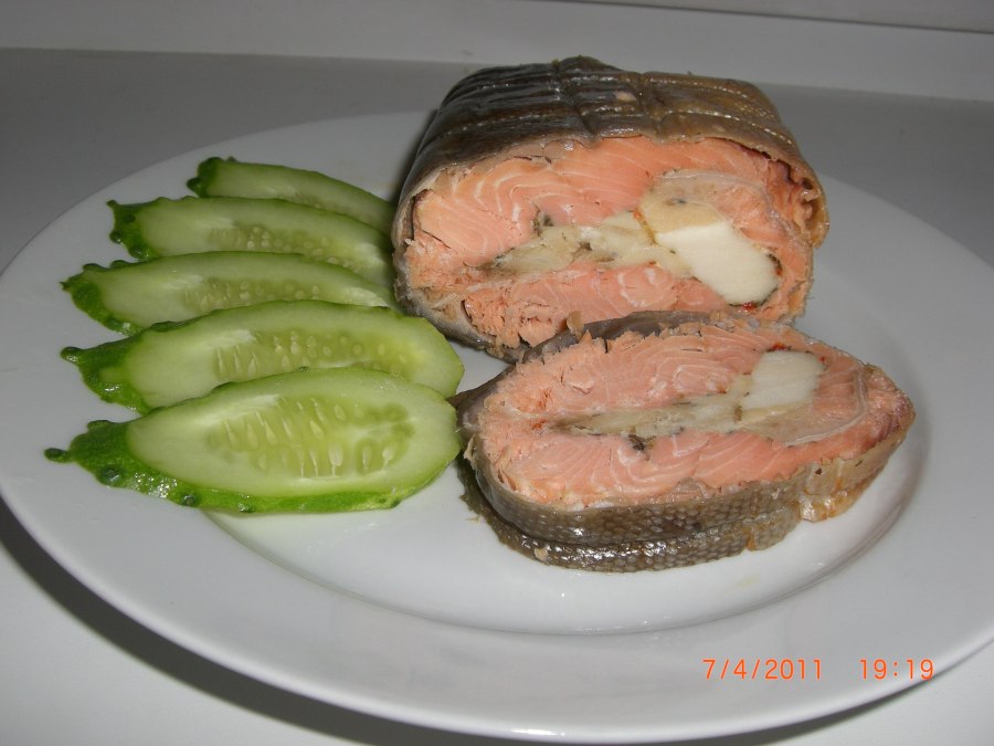 Рулет из горбуши в духовке