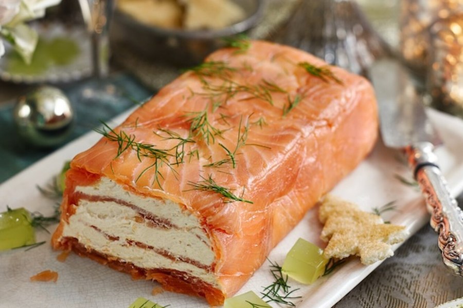 Террин с лососем и креветками