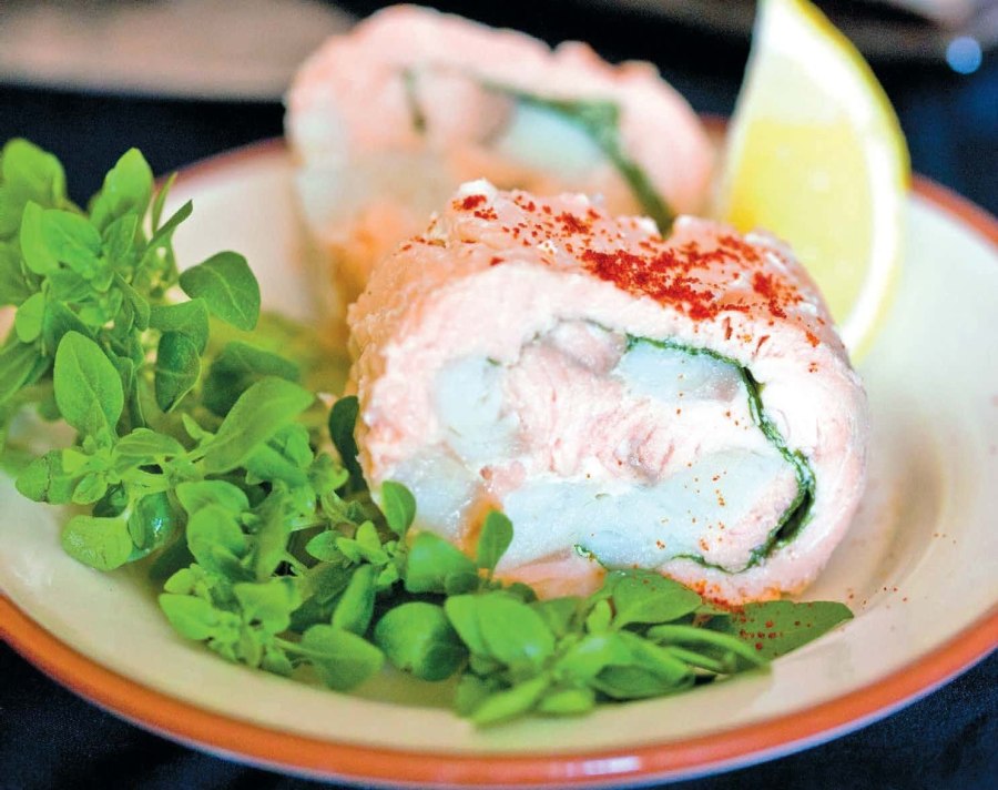 Рулетики с семгой и сыром Филадельфия