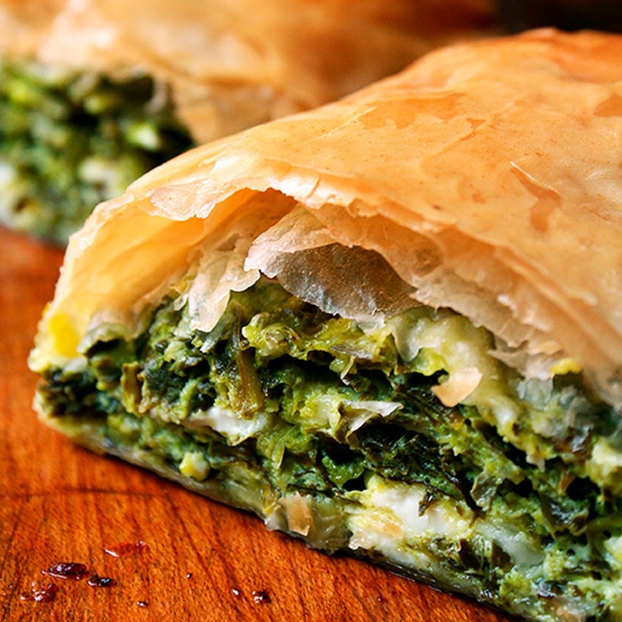 Спанакопита греческий пирог со шпинатом