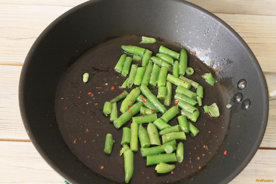 Омлет с зеленой стручковой фасолью