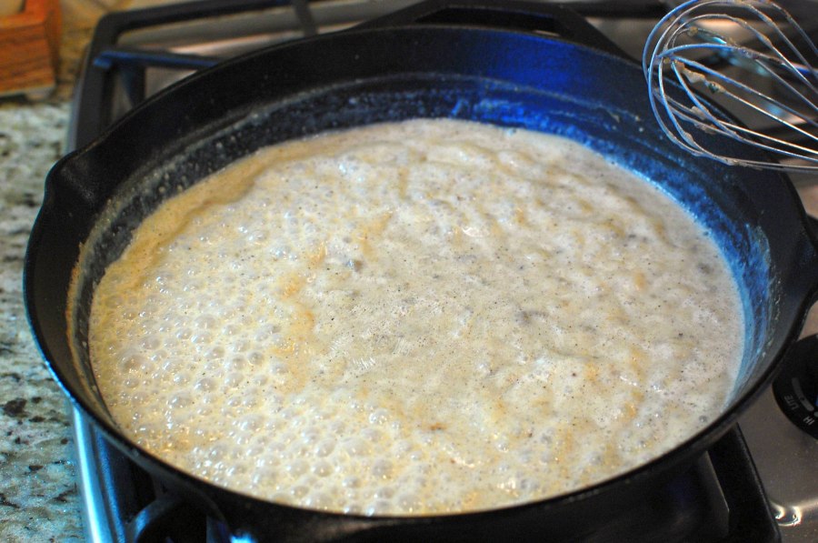 Гедлибже из курицы в сметанном соусе