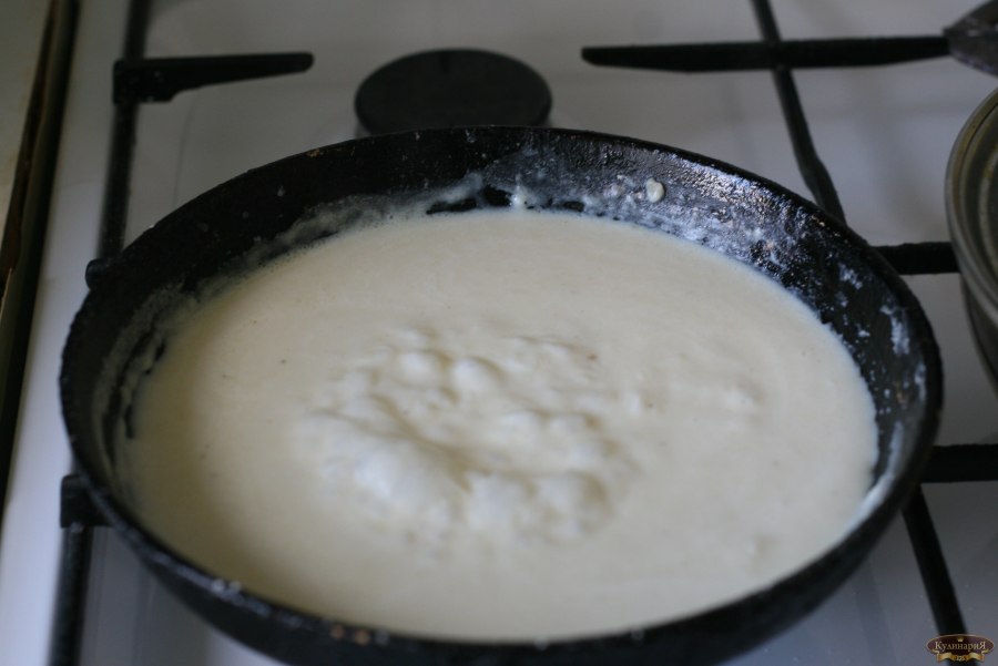 Молоко на сковородке