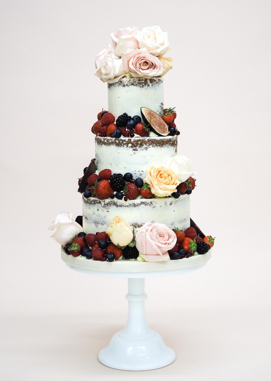 Мраморный квадратный свадебный торт