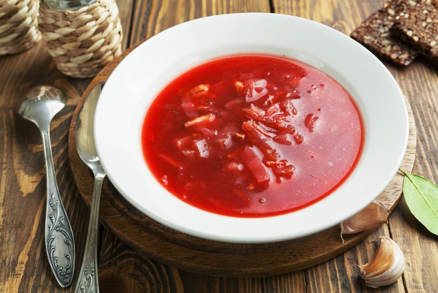 Суп фиолетового цвета