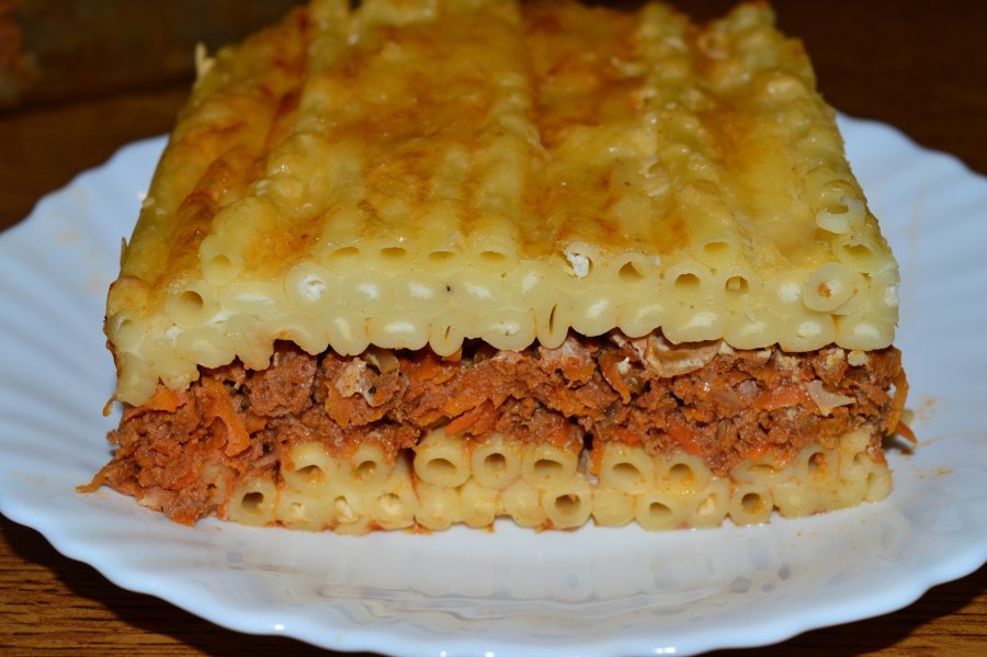 Макаронник с творогом в духовке