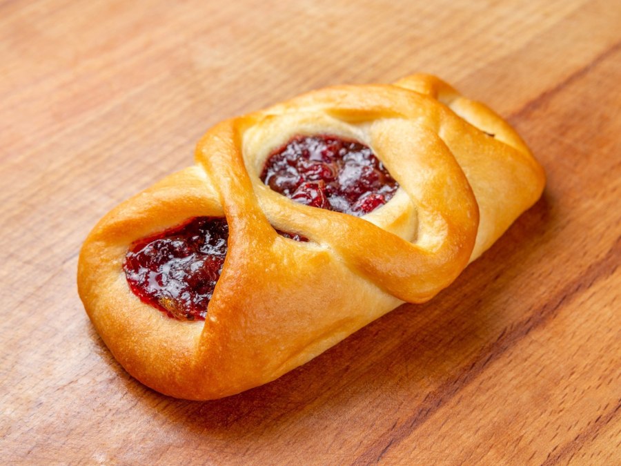 Булочки с малиновым джемом