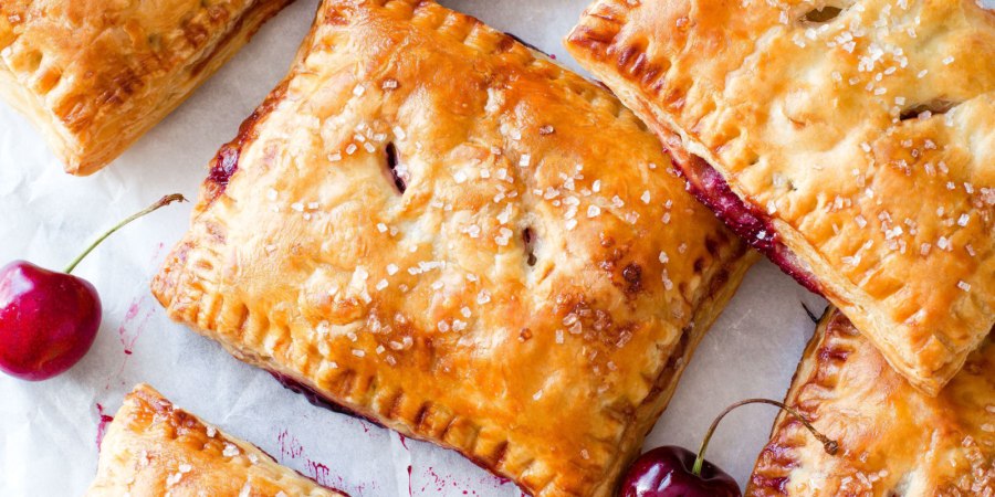 Слойка с малиной