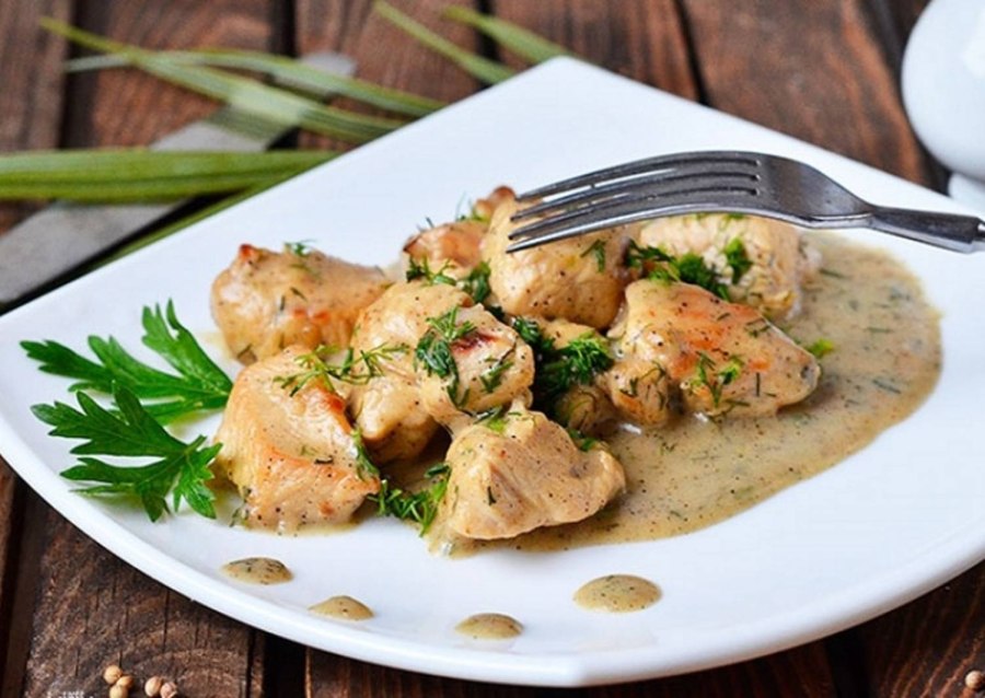 Филе индейки в сметанном соусе