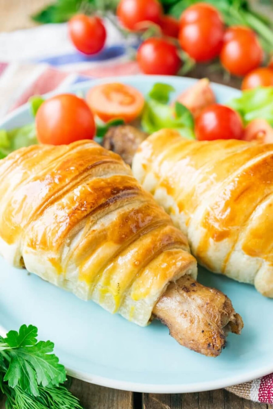 Куриные ножки в слоеном тесте