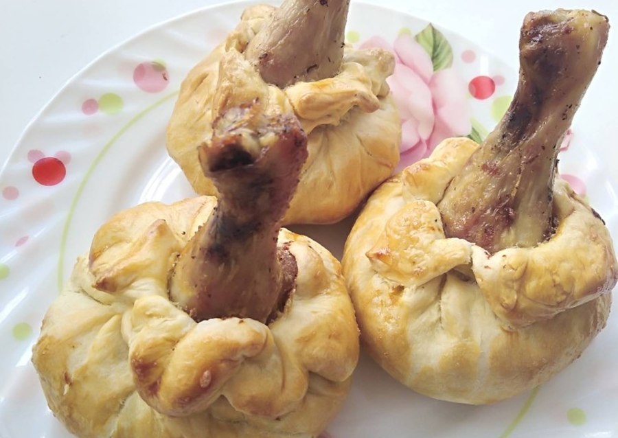 Куриные ножки в слоеном тесте в мешочке