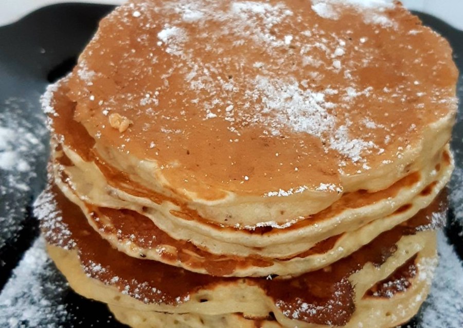 Банановые оладьи с кремом