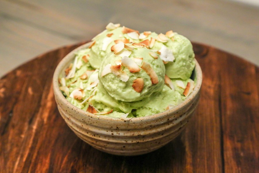 Постный паштет из авокадо