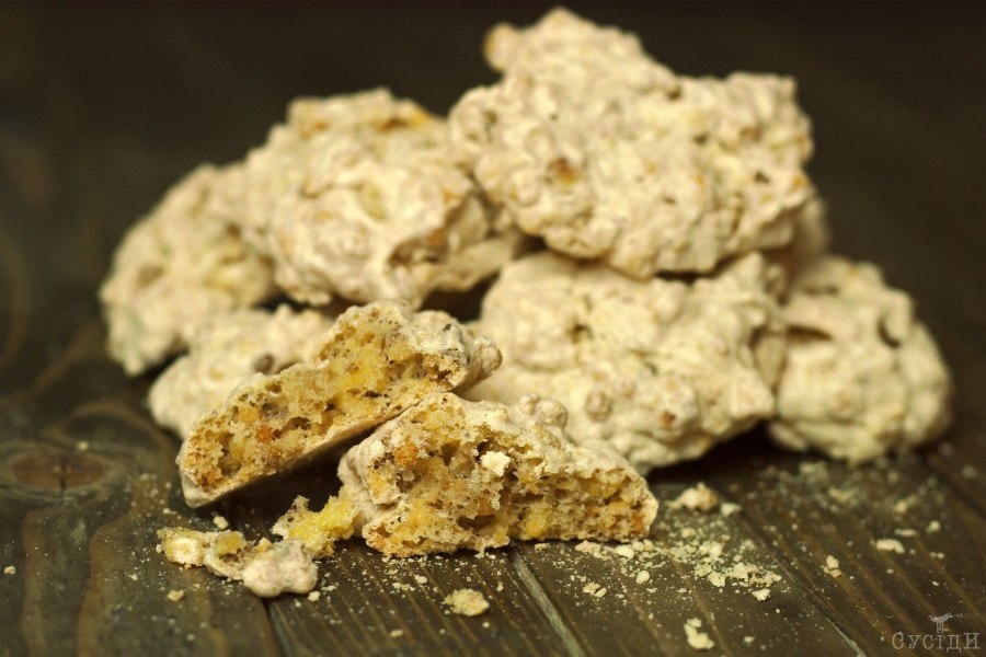 Ореховое печенье безе