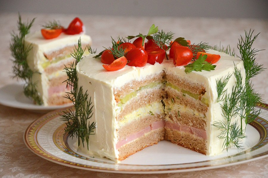 Шведский бутербродный торт мясной