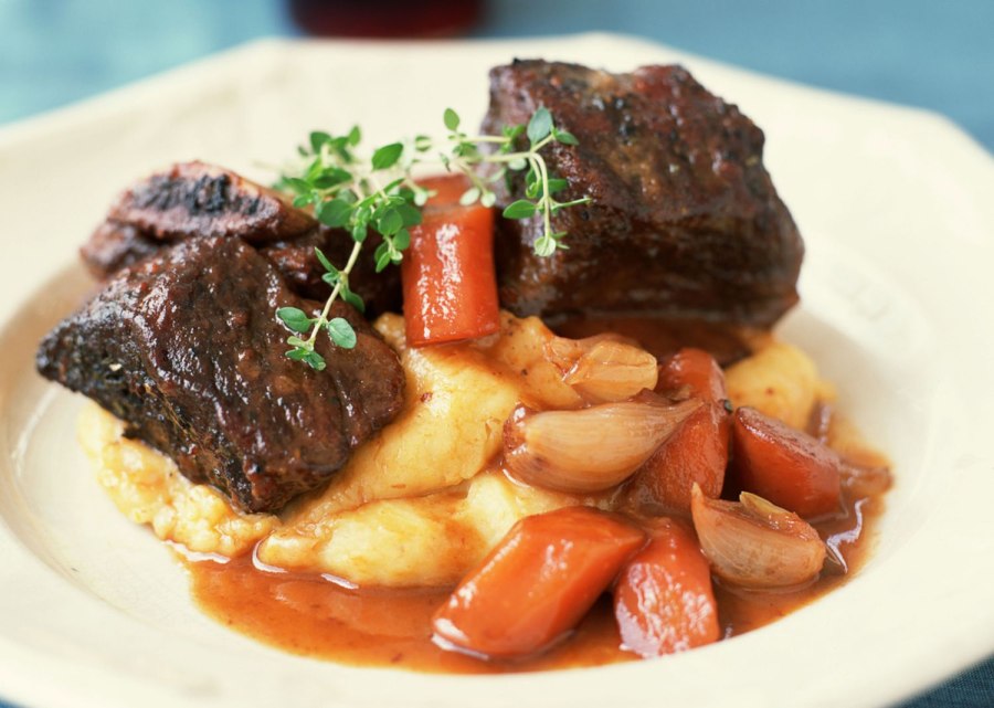 Ребра тушеные с картошкой