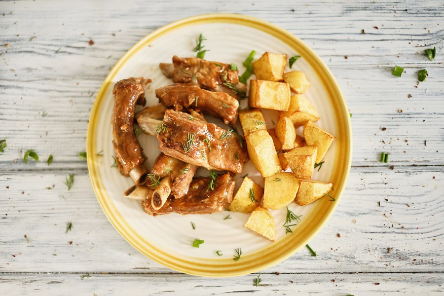 Телячьи ребрышки в казане