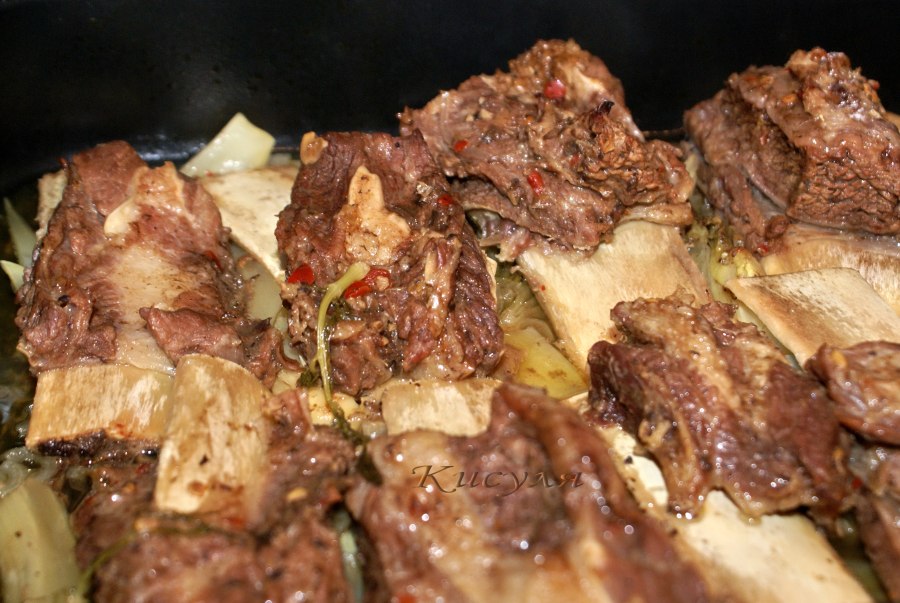 Тушёные свиные рёбрышки