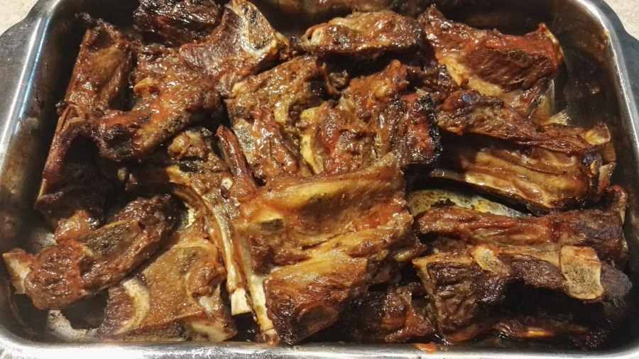 Рёбрышки в духовке с картошкой