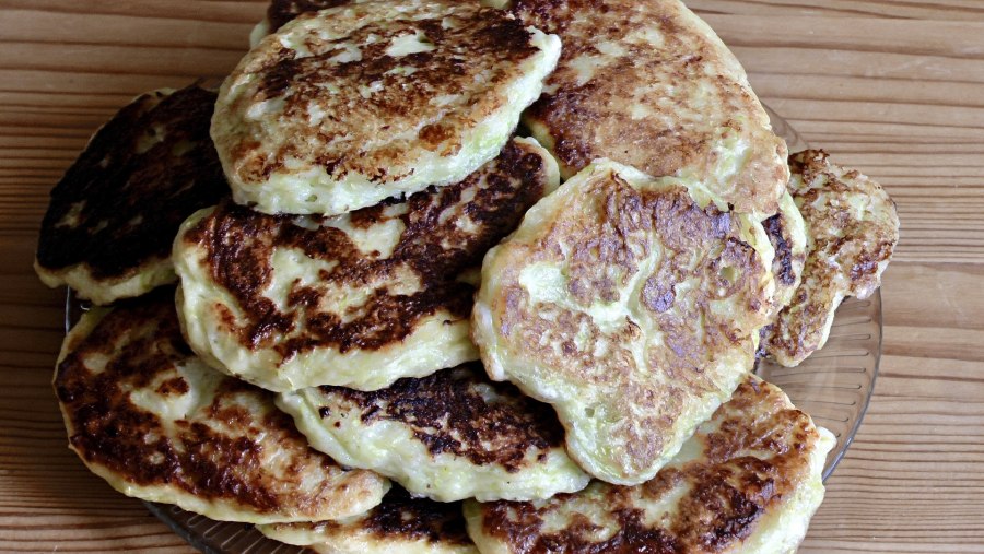 Оладьи из цукини на сковороде