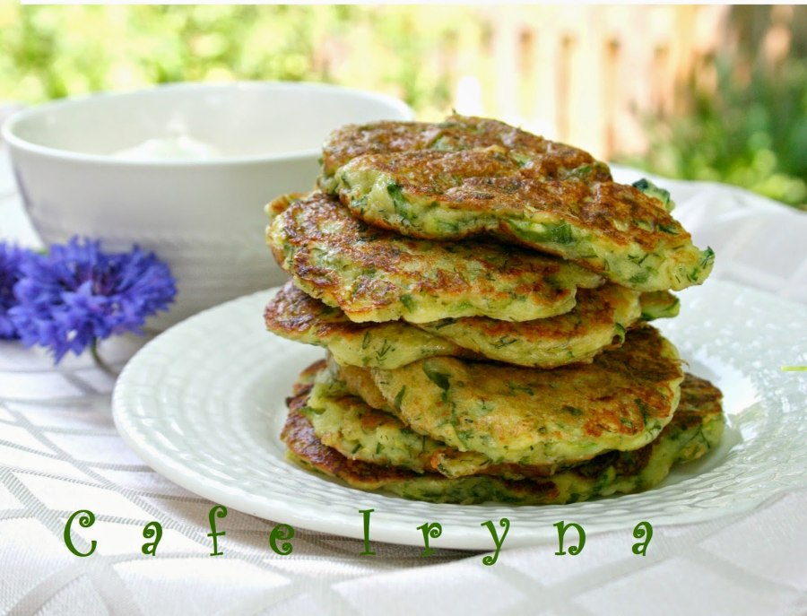 Овощные оладьи из кабачков