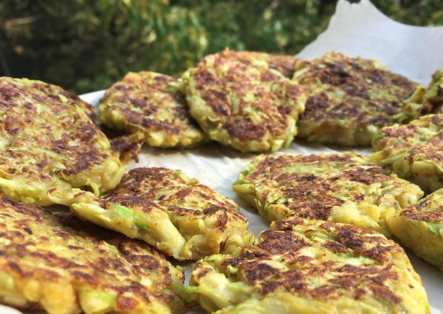 Кабачково-сырные оладьи