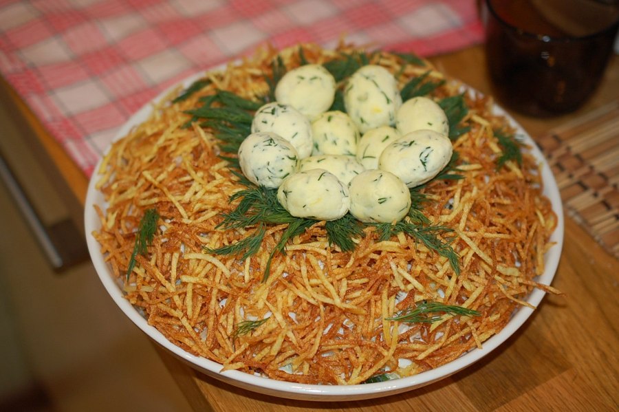 Салат перепелиное гнездо