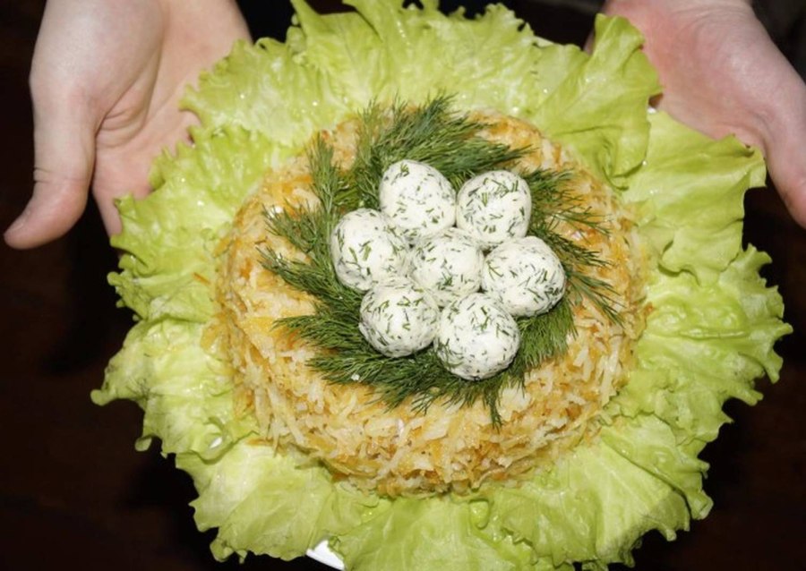 Салат гнездо перепелки