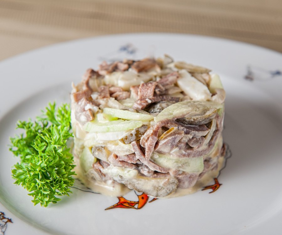 Теплый салат биф