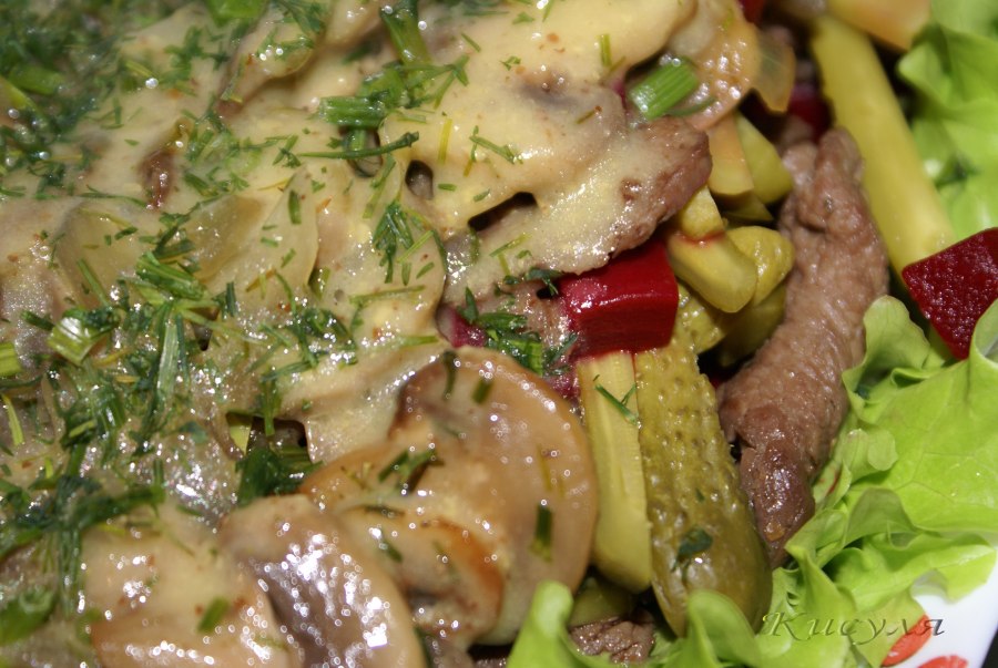 Салат мясной