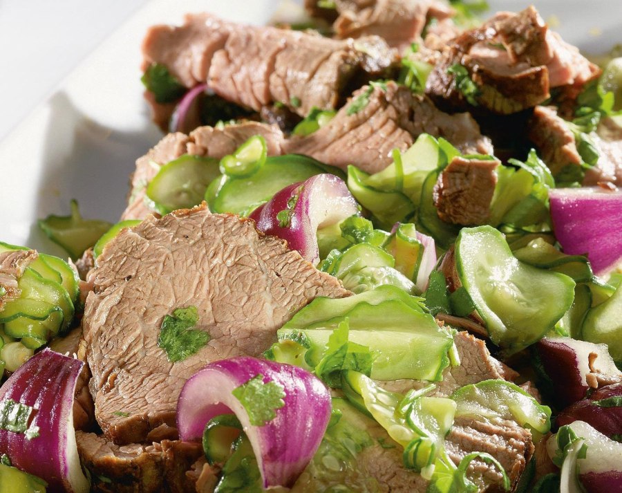 Салат с языком говяжьим