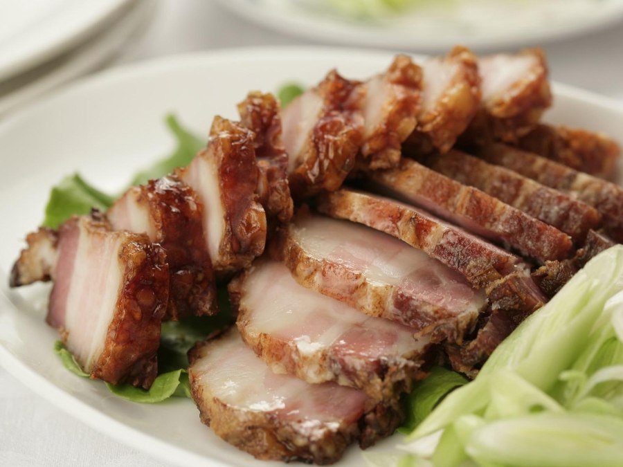 Грудинка свиная горячего копчения