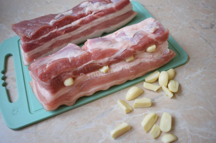 Грудинка свиная горячего копчения