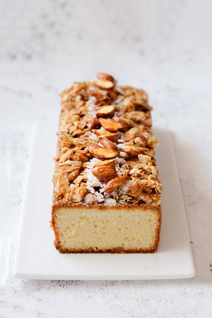 Банановый десерт с миндалем