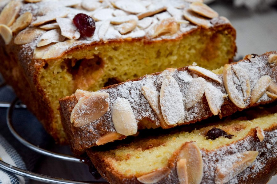 Миндальный кекс с кокосом