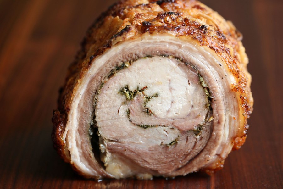 Сало рулет из свиной брюшины