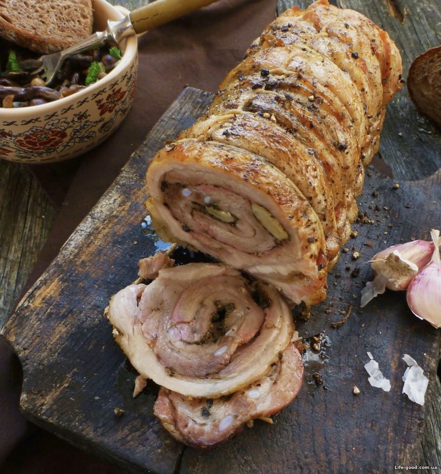 Свиной рулет в духовке